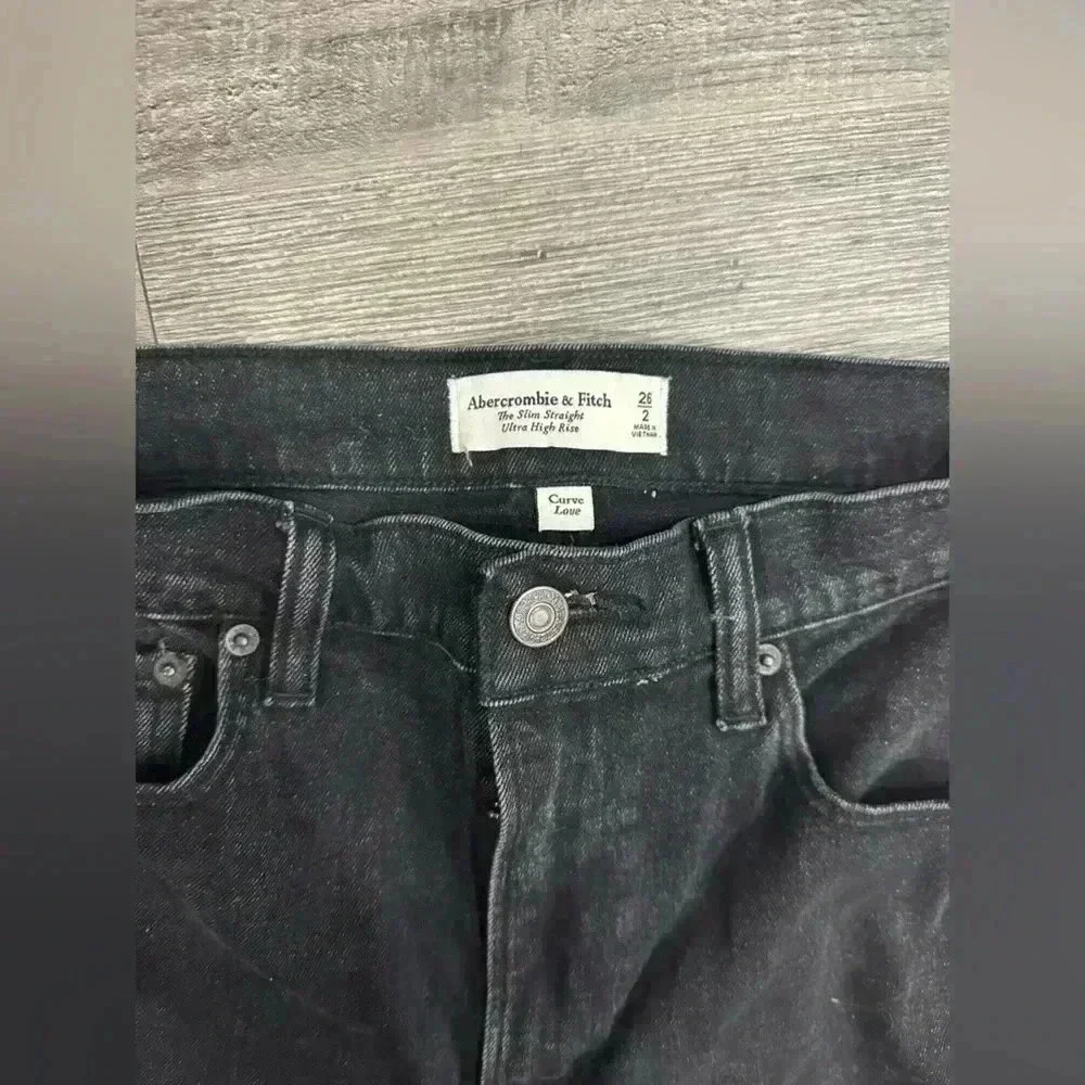 Women’s Abercrombie Ultra High Rise Slim Straight Leg Curve Love